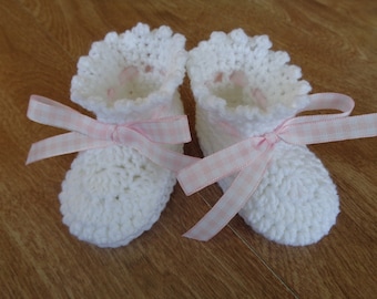Newborn crocheted white baby girl blessing/Christening/baptism booties, baby shoes, baby booties.
