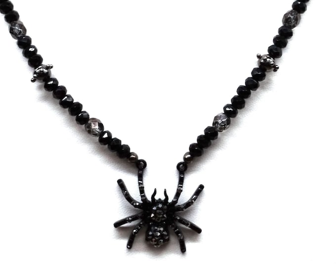 Spider Necklace All in Black