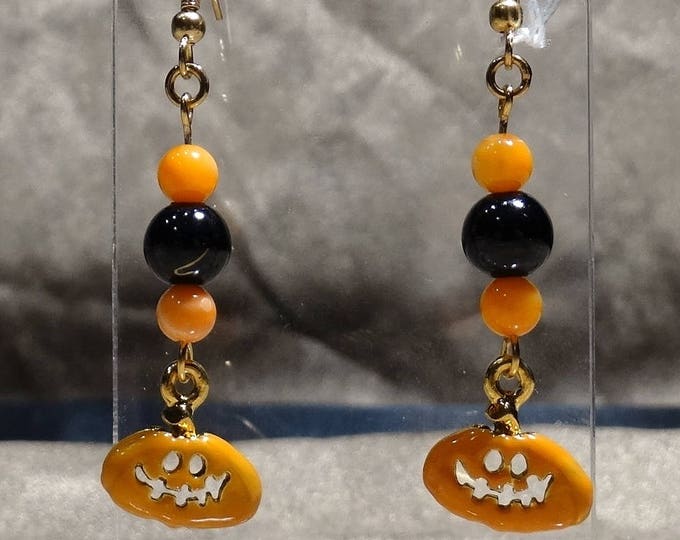 Smiling Pumpkin Earrings