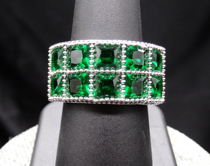 Princess Cut Lab Emerald Tile and Sterling Silver RingPrincess Cut Lab Emerald Tile and Sterling Silver Ring