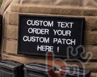 Anpassbarer rechteckiger Stickaufnäher 8 x 5 cm | Anpassbarer Text, Hintergrund und Schrift