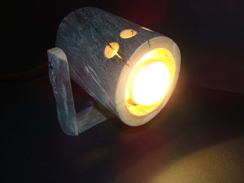 Holzlampe-Spotlight aus Keloholz Wandlampe Bild 1