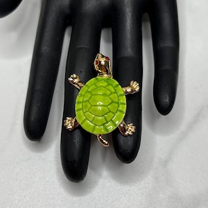 Vintage Green Enamel Turtle Pin Brooch