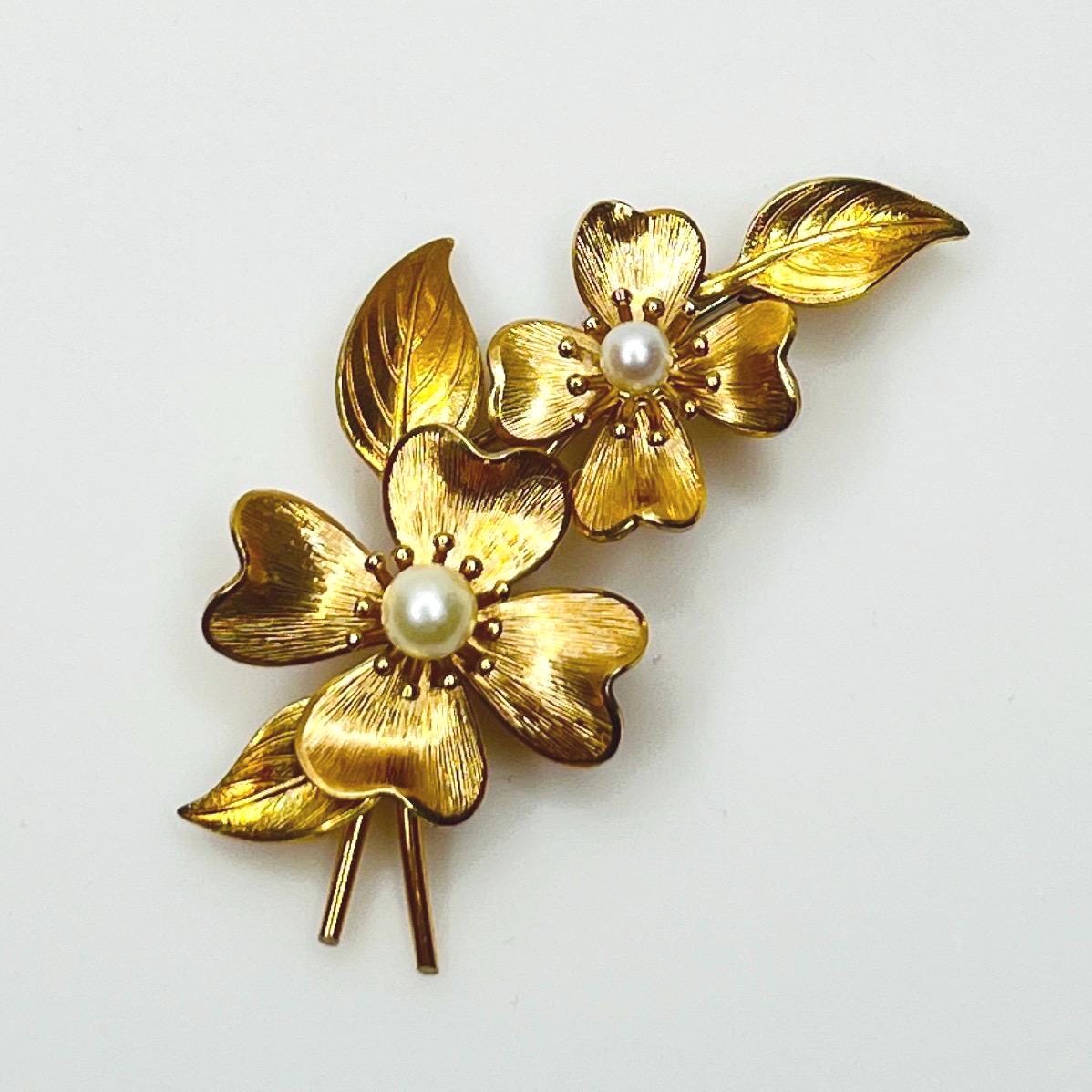 Gold Dogwood Blossom Brooch With Cultured Pearls – Mid Century