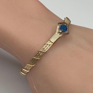 14K Gold Filled Wire Wrap Bangle – Artisan Blue Crystal Bead Minimalist Chic Bracelet