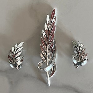 Vintage Silver Leaf Matching Brooch Clip on Earrings Jewelry Set