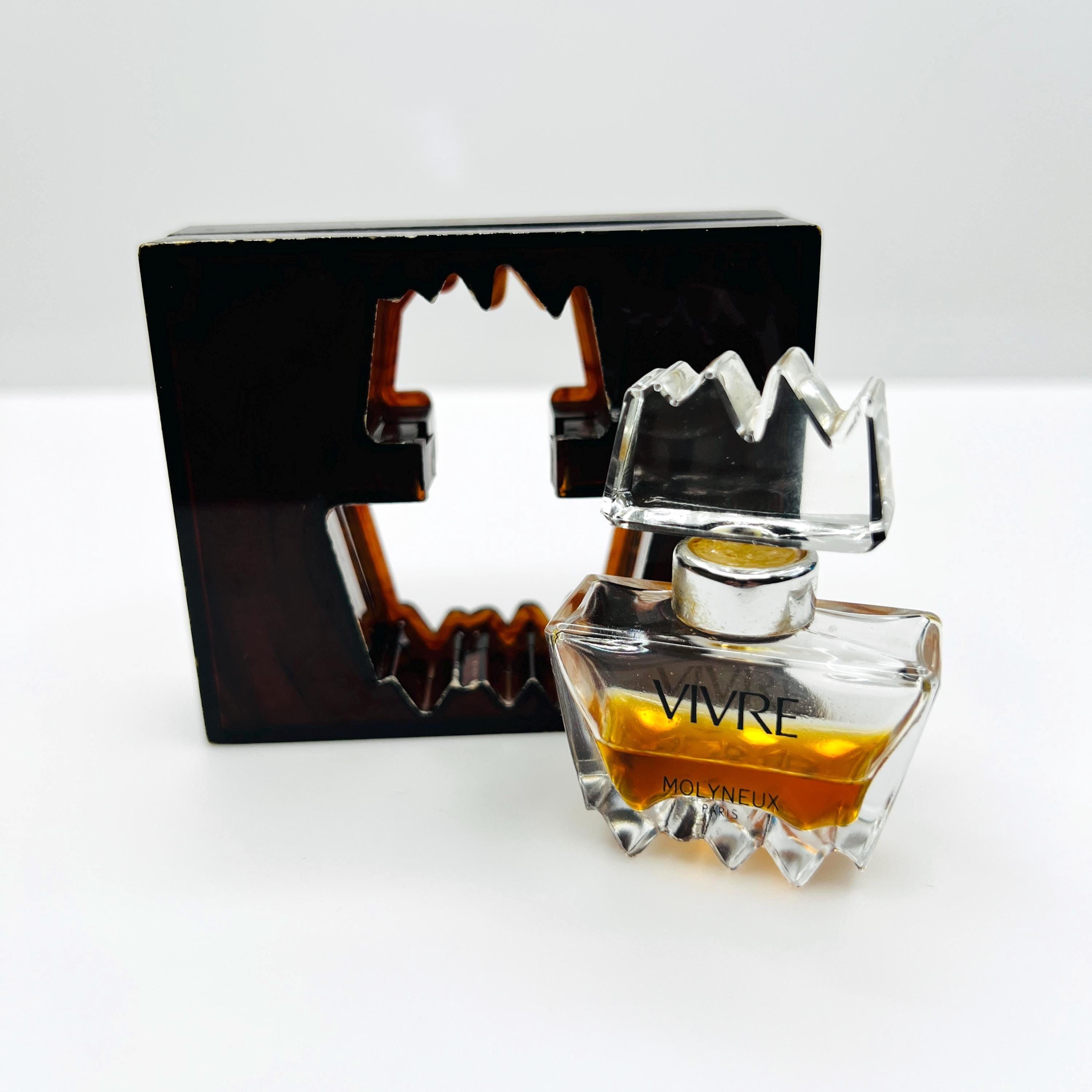 Vivre Molyneux - Etsy Canada
