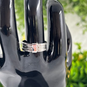 Avon Silver Band Ring Beautiful Illusion Size 6 1/4