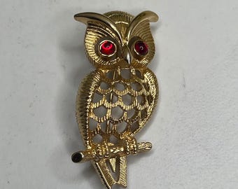 Vintage Avon Gold Owl Brooch – 1970s Figural Pin with Red Eyes – 1.5" Signed Avon Jewelry Gift for Owl Lover