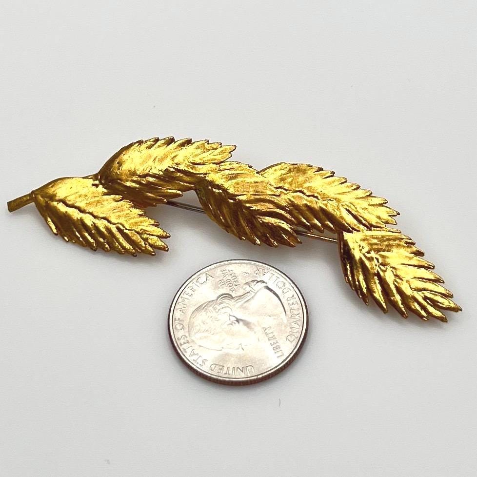Broche Dorée Motif 3 Feuilles - Occasion En Très Bon état