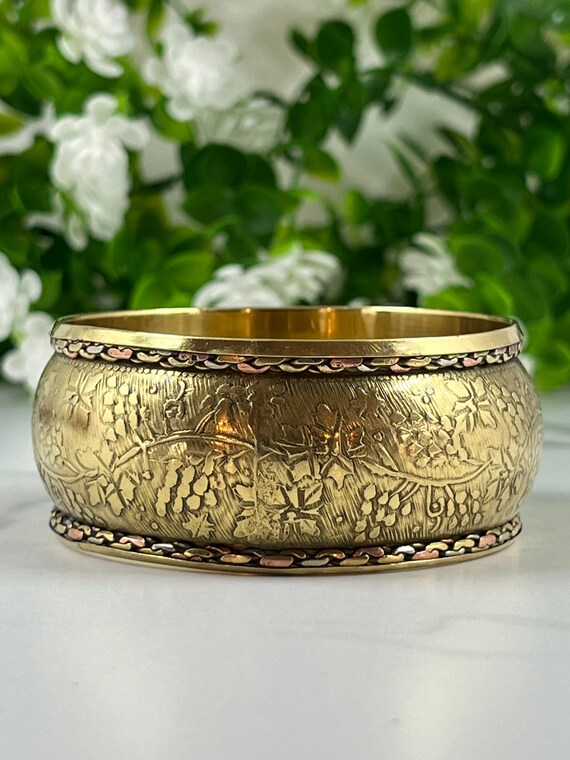 Vintage Wide Grape Vine Embossed Brass Bangle Brac