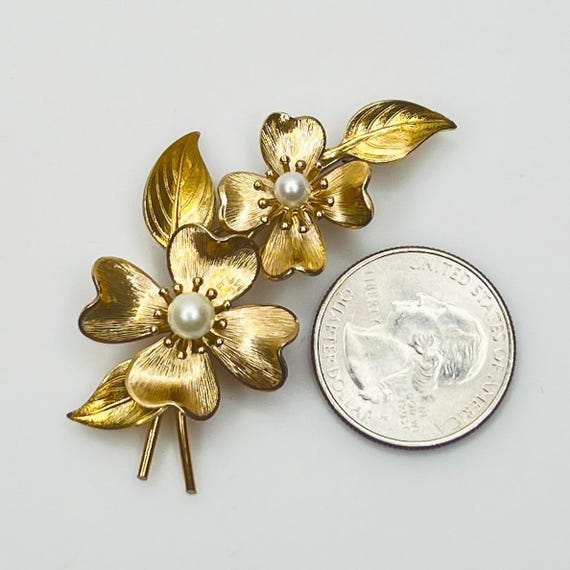 Gold Dogwood Blossom Brooch With Cultured Pearls – Mid Century
