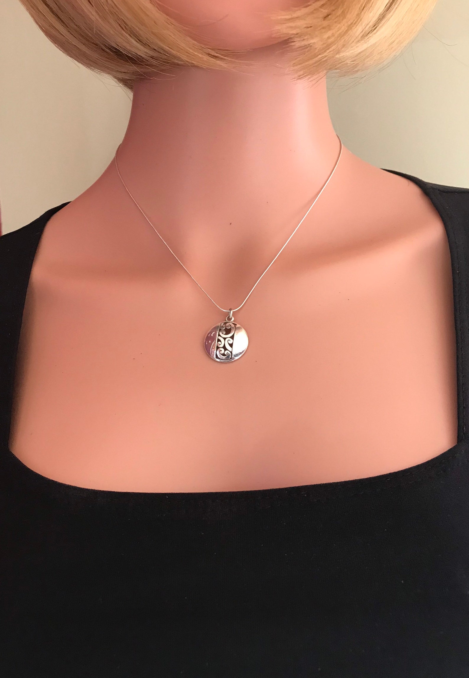 Vintage 925 Sterling Silver Round Charm Pendant Necklace Etsy