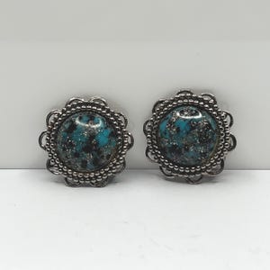 Vintage Black Blue Confetti Lucite Clip On Earrings – Mid Century Round Silver Tone Statement Earrings – Retro Mod Costume Jewelry Gift