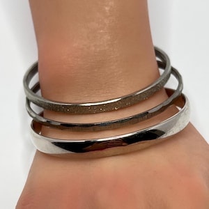 Vintage Silver Tone Bangle Bracelet Set - Textured, Faceted & Smooth - 1980s Retro Jewelry