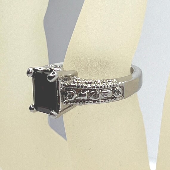 Vintage Ruby Red Rhinestone Ring – Size 6.5 Ornat… - image 2