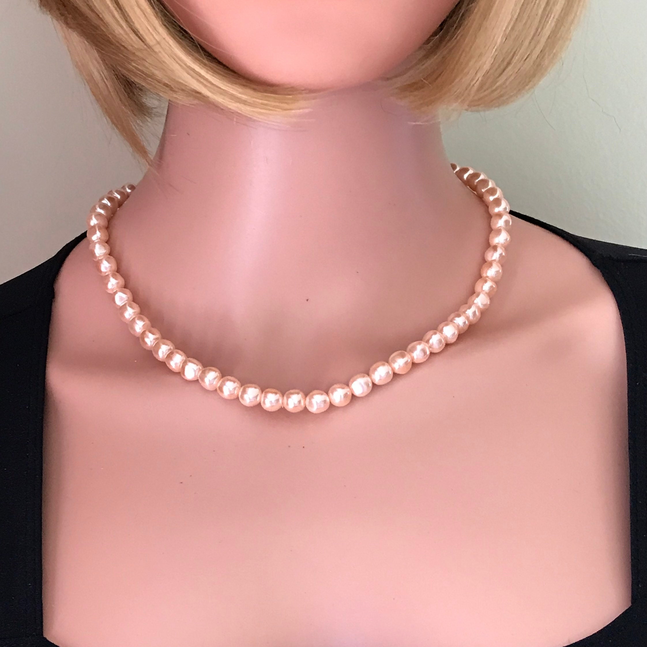Vintage Avon Peach Pearl Necklace R127 