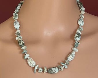 Moss Agate Beaded Necklace – Earthy Green & White Stone Strand