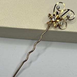 Vintage Rhinestone Flower Hat Pin: 1950s Gold Tone Brooch