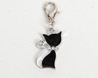Charme de chat en émail noir avec collier d’arc de strass