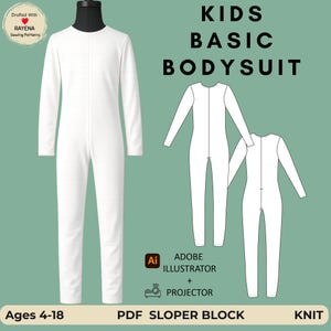 Puede incluir: Un body blanco de manga larga para niños sobre un maniquí junto a un boceto técnico que muestra las vistas frontal y posterior. El texto incluye KIDS BASIC BODYSUIT, Adobe Illustrator, Projector, Ages 4-18, PDF SLOPER BLOCK y KNIT.