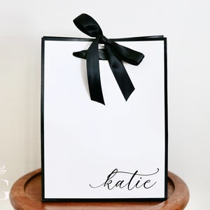 Personalized Gift Bag-Elegant Gift Bag-Black and White Gift Bag-Bridesmaid Gift Bag-Wedding Gift Bag-Bridal Party Gift Bags-Wedding Bags-