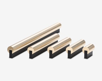 Cass / Pulls / Brass on Black