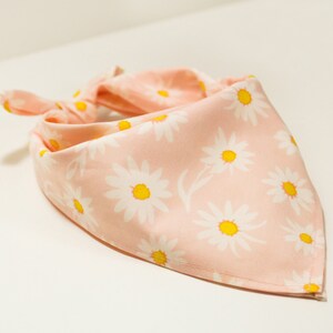 Pink Daisy Dog Bandana: Floral Cotton Pet Scarf
