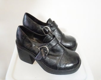 Vintage Women's Shoes / 1980s shoes / Vintage Le Chateau shoes / Heeled Black Shoe