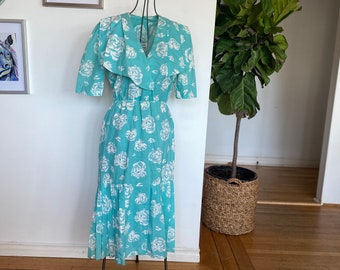 Vintage women's summer dress / 80s dress / Blue dress / Floral Dress