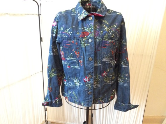 Vintage women's Jean Jacket / Denim jacket / Embr