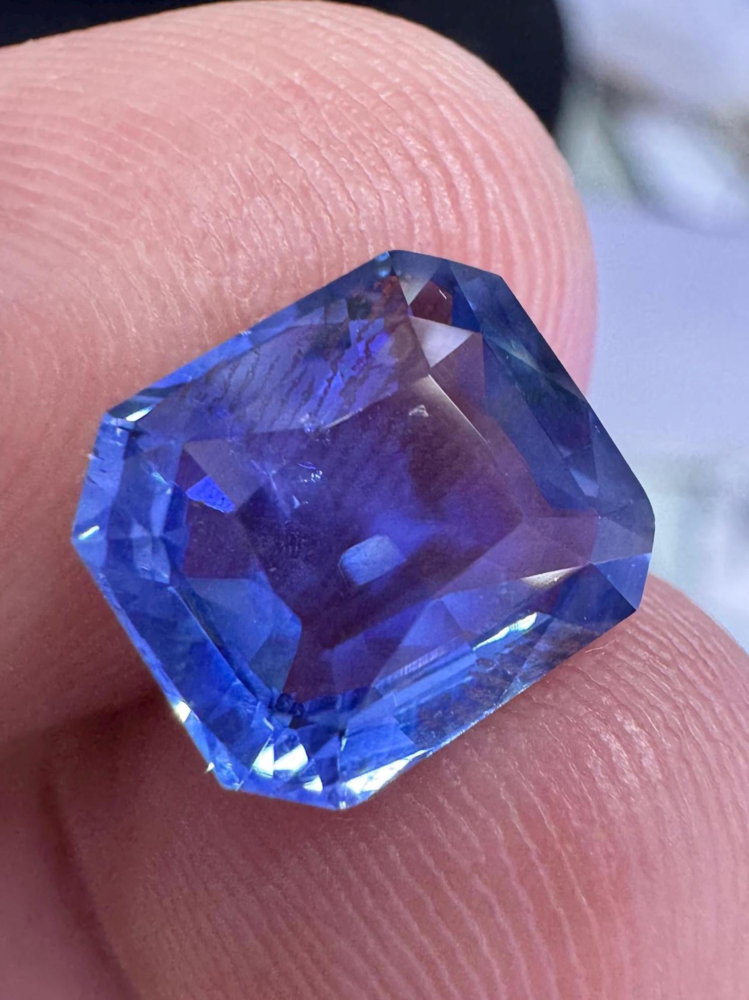 Saphir Bleu Naturel Du Myanmar Non Chauffé - 5.89 Carats, Dimensions 11x9 Mm - RARE