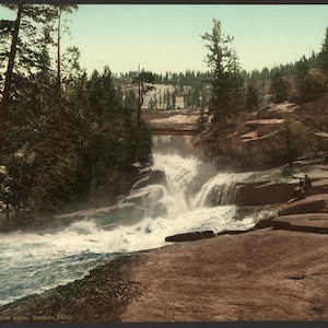 Tablier argenté, vallée de Yosemite, 1898. réimpression de carte postale photo vintage 8 x 10 vers le haut. Cascades Montagnes Touristes Ponts piétonniers Californie