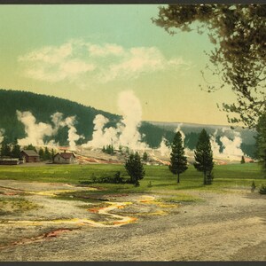 Posto militar e grupo de gigantas, Yellowstone Park 1902. Reimpressão de cartão postal fotográfico vintage 8x10-up. Geysers Parques e reservas nacionais Wyoming