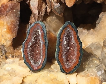 Tiny Geode Earrings, Geode Studs, Galactic Studs, Cosmic studs, Galaxy jewelry, Cosmos, Crystal Druzy Studs, Agate Earrings, Raw Stone Studs