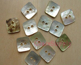 kavel van 30 abaloneknopen vierkant 11 mm