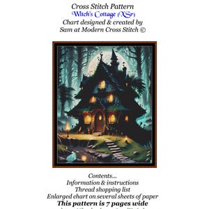 Könnte beinhalten: Kreuzstichmuster "Witch's Cottage (XSr)" mit einer detaillierten Illustration eines gruseligen Hauses in einem Wald, mit Vollmond. Das Design enthält Text und wurde von Sam at Modern Cross Stitch erstellt.