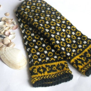 Warm  wool mittens, handmade with love in Latvia. Hand knitted wool mittens, latvian mittens, knitted patterned mittens,  arm warmer,