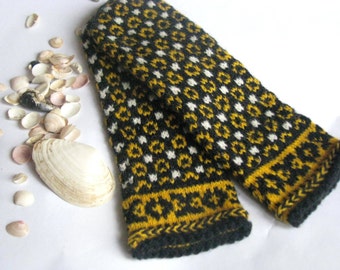 Warm  wool mittens, handmade with love in Latvia. Hand knitted wool mittens, latvian mittens, knitted patterned mittens,  arm warmer,