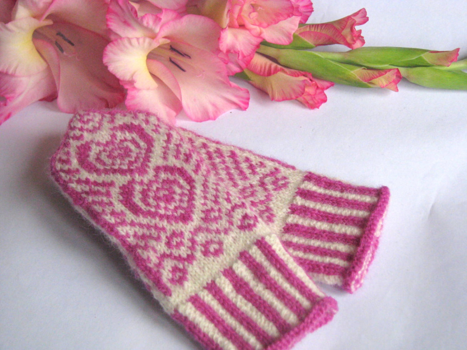 Valentine Mittens for a Little Girl Hand Knitted Wool Etsy