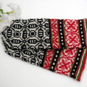 Hand knittedet ethnic mittens, Patterned wool mittens, Scandinavian winter mittens, latvian mittens with ornament, nordic sweater mittens