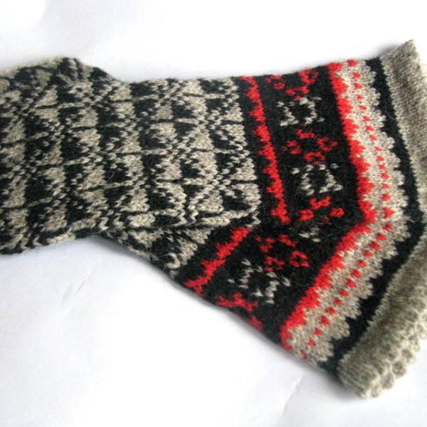 Hand knittedet ethnic mittens, Patterned wool mittens, Scandinavian winter mittens, latvian mittens with ornament, nordic sweater mittens