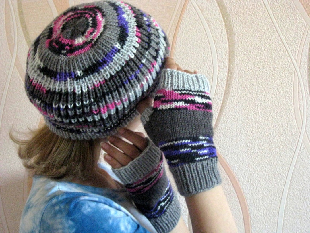 Womans Knit Beret and Fingerless Gloves Set, Knit Hat and  display picture 3