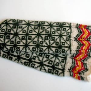 Hand knitted patterned wool mittens, Nordic gloves, Winter mittens with ornament, Latvian mittens, Ethnic clothing, scandinavian design