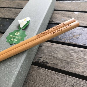 Bacchette da matrimonio - Bacchette in legno incise personalizzate (marrone chiaro) con scatola regalo / spedizione gratuita