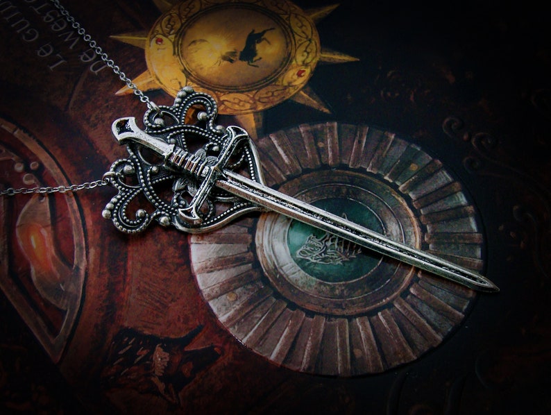 Collier Épée Médiéval Fantastique Chevalier Pendentif Mythes et Légendes Fantasy Moyen-Âge Héraldique Armoiries image 3