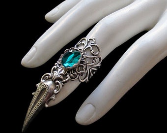 Gothic Claw Ring - Emerald Green - Vampire - Gothic Chic - Alternative - Dark Fashion - Goth Girl - Wiccan - Witchy Style