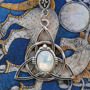 Celtic Knot Necklace - Triquetra - Silver - White Opal - Viking - Thor - Freyja - Moonstone - Opalescent - Norse Mythology - Pagan - Symbol