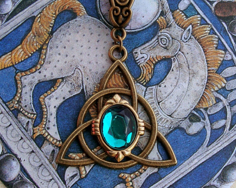 Celtic Knot Necklace Triquetra Pendant Viking Thor Freyja Odin Norse Mythology Pagan Symbol Bronze Emerald Green