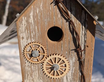 Wisconsin license plate birdhouse on reclaimed barnwood barbed wire hinge gear wren
